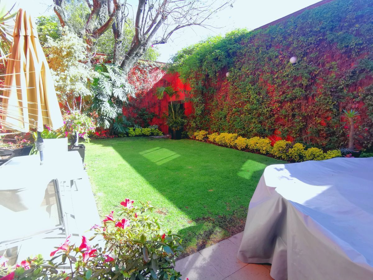 1 de 26: Jardín