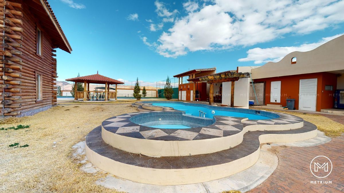 CASA DE CAMPO EN VENTA EN VILLA LOS NOGALES CON CANCHA DE TENNIS Y ALBERCA