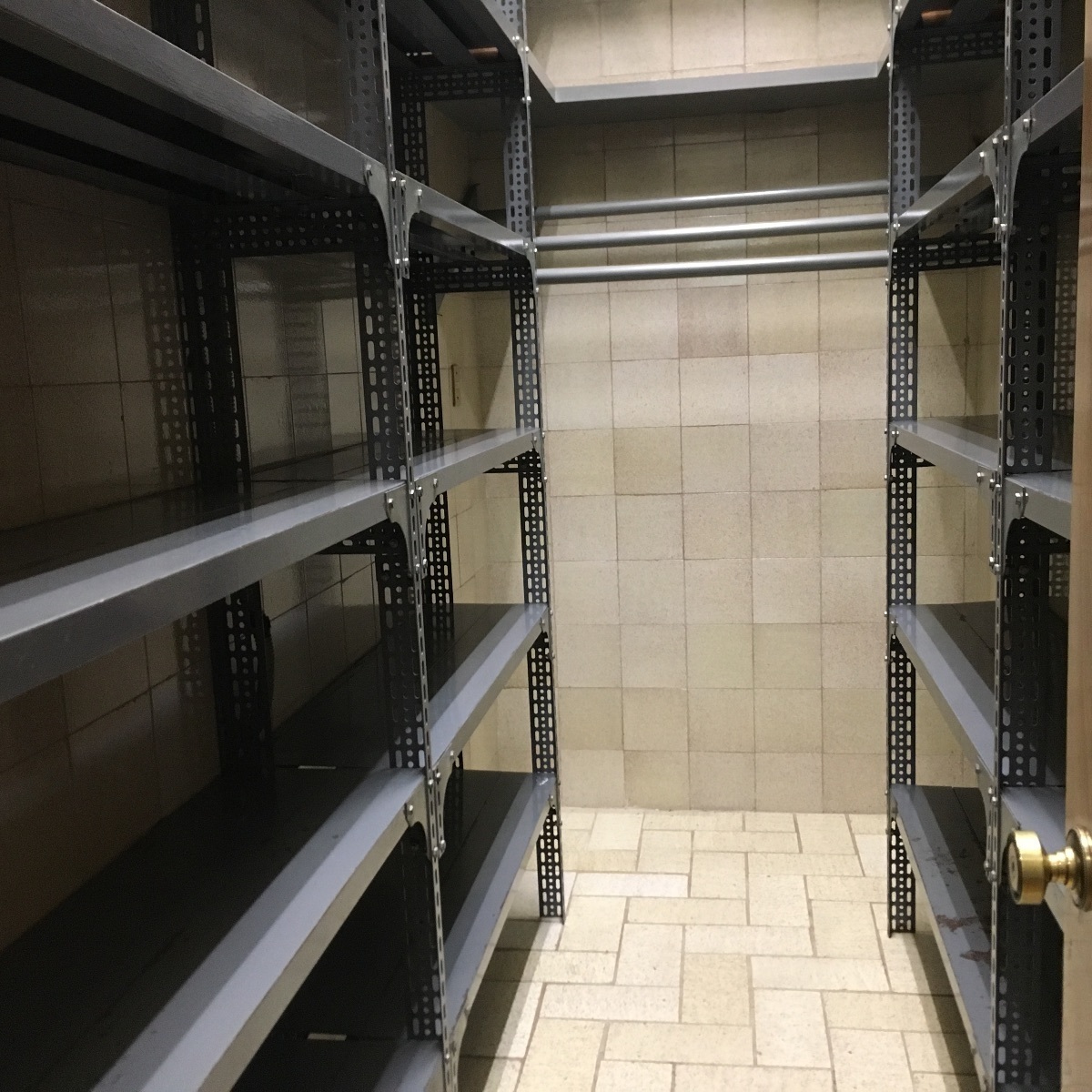 16 de 16: Excelente alacena