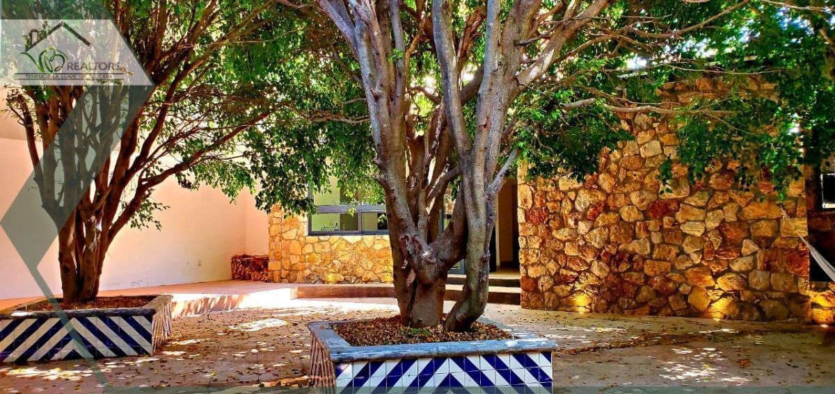 4 of 20: Venta
Uso de suelo Comercial Habitacional
www.vbrealtors.net