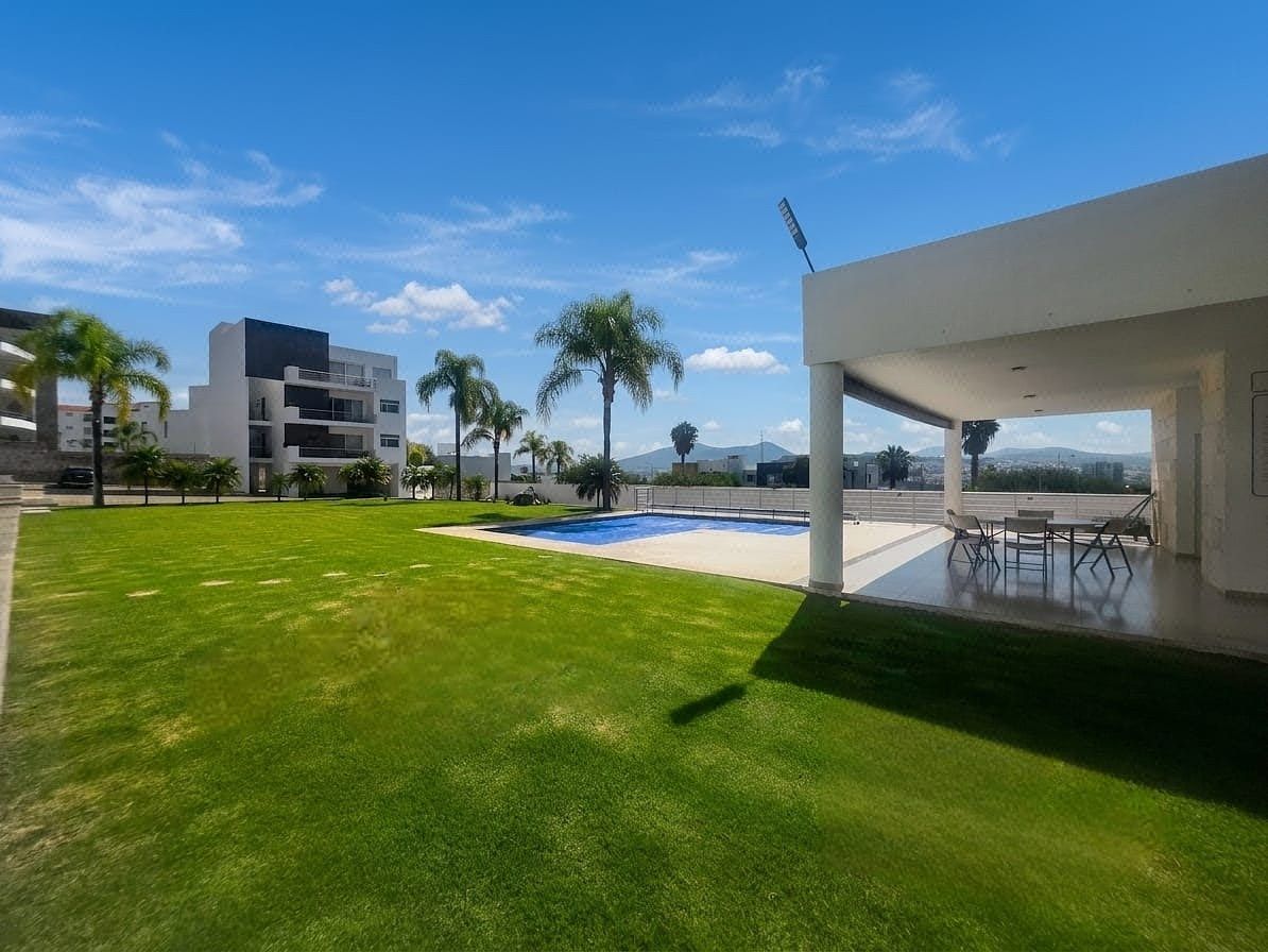 Venta departamento. Real de Juriquilla, Querétaro. Alberca y vigilancia.