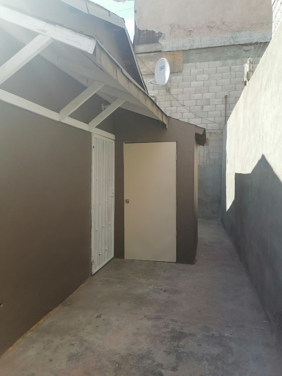 7 de 50: patio trasero y cuarto de servicio