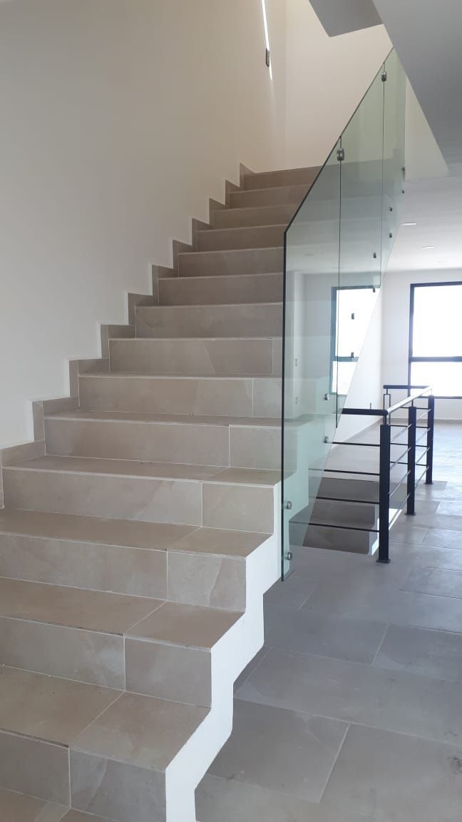 10 de 12: escaleras de acceso amplias 