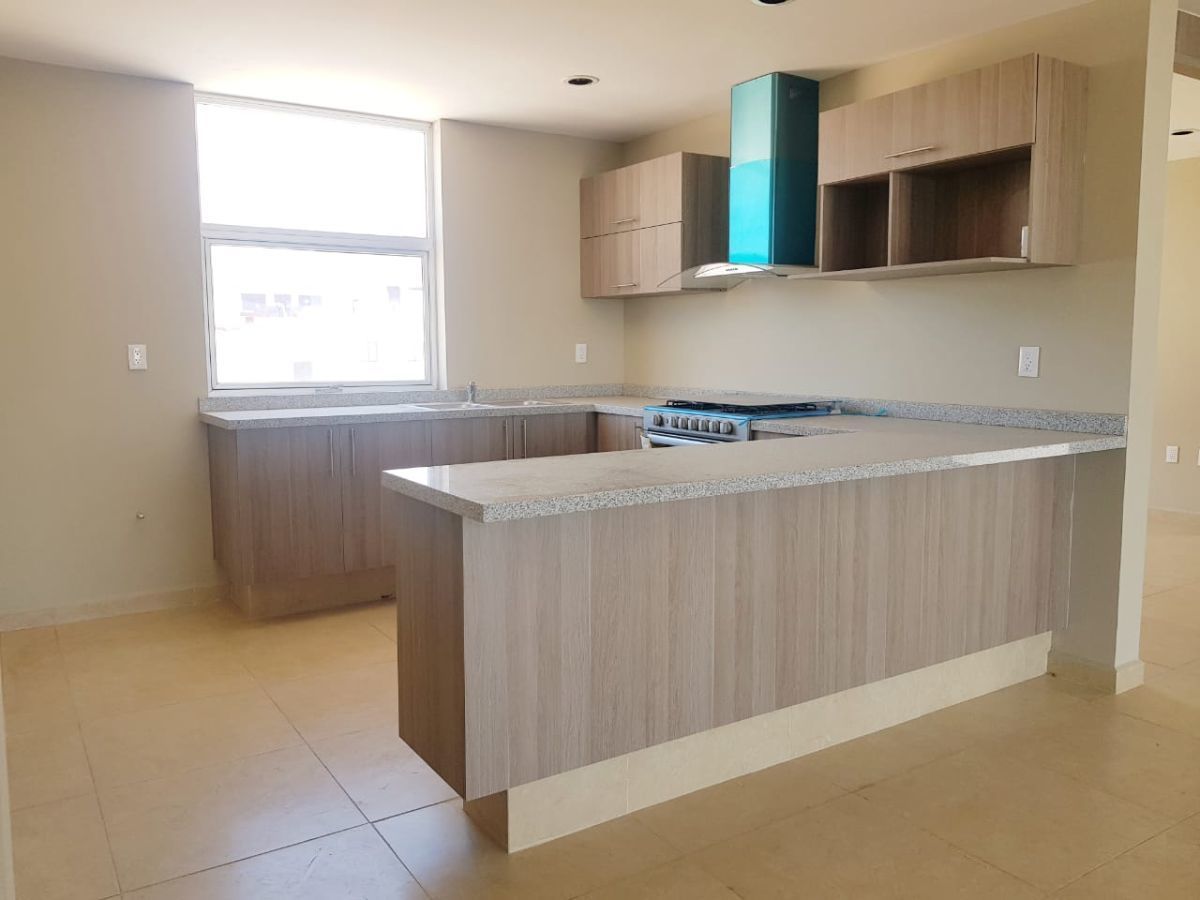 3 de 14: Cocina equipada