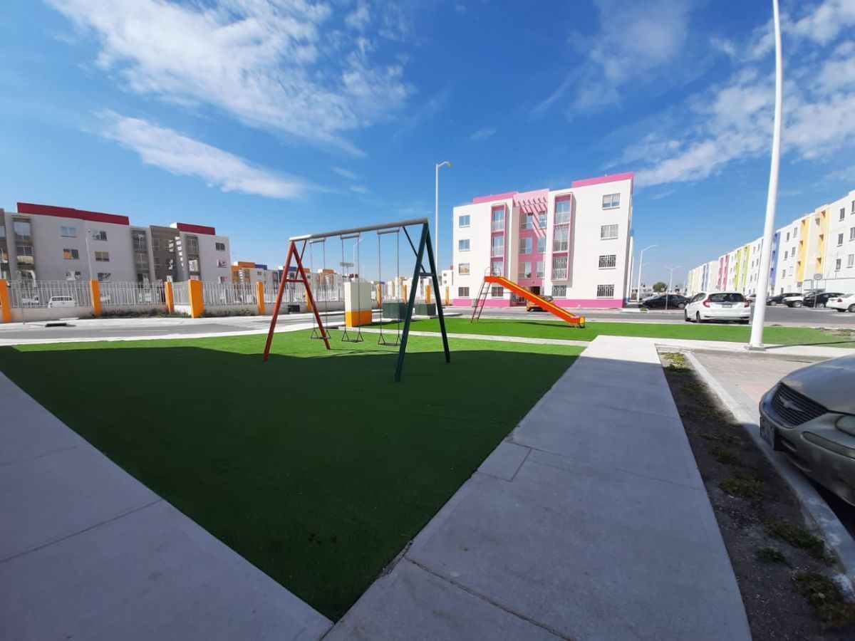 3 of 11: Área de juegos infantiles