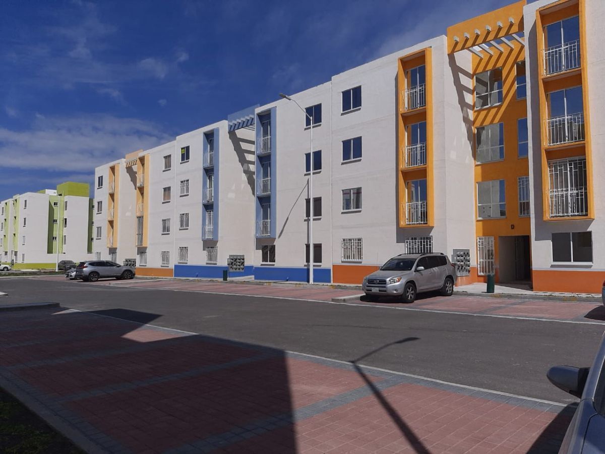 4 of 11: Entrada al departamento