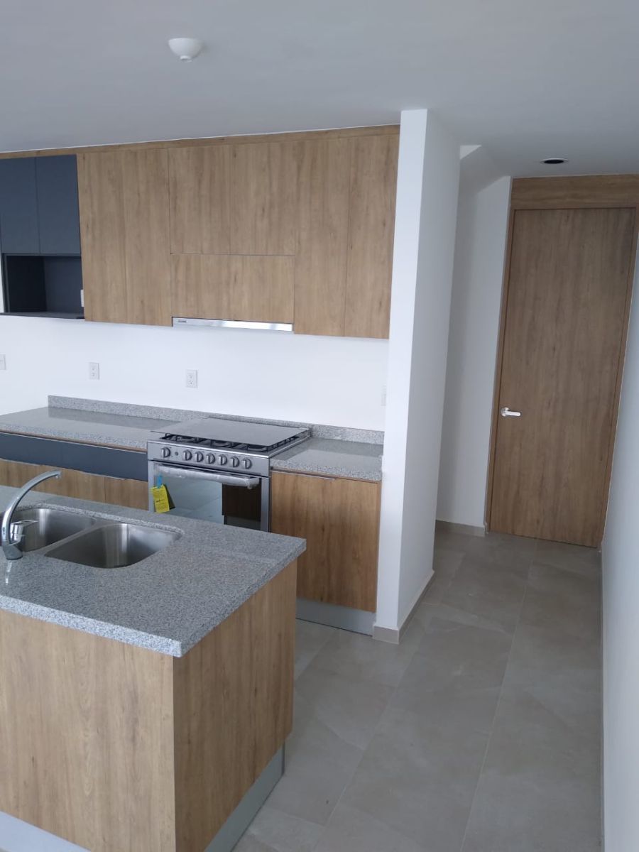5 de 14: Cocina y cuarto de lavado