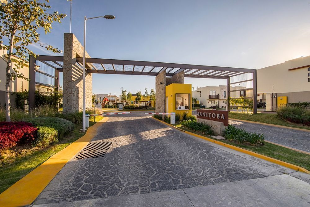 1 de 43: INGRESO CONDOMINIO MANITOBA