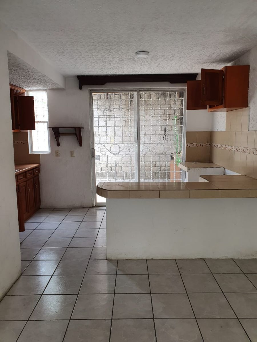 CASA EN RENTA O VENTA EN VALLE REAL (PJ)