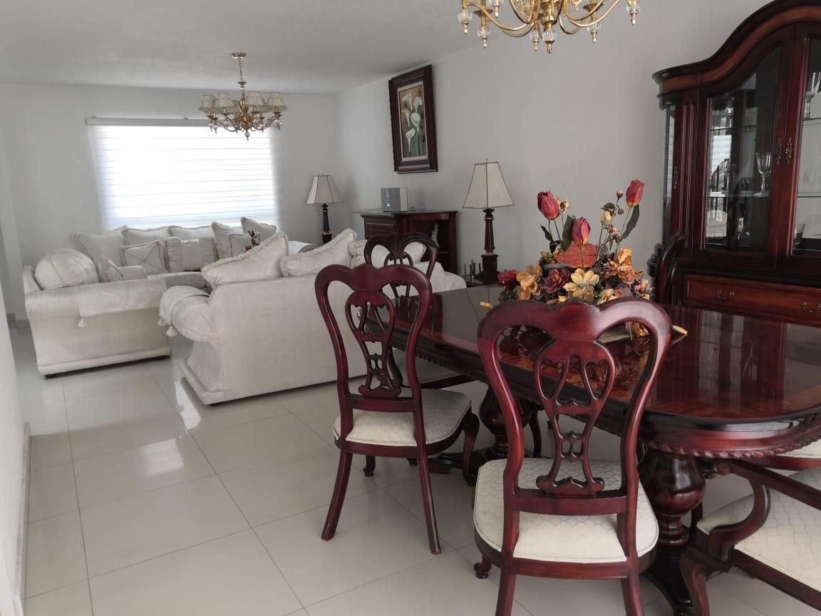 4 de 33: Sala comedor