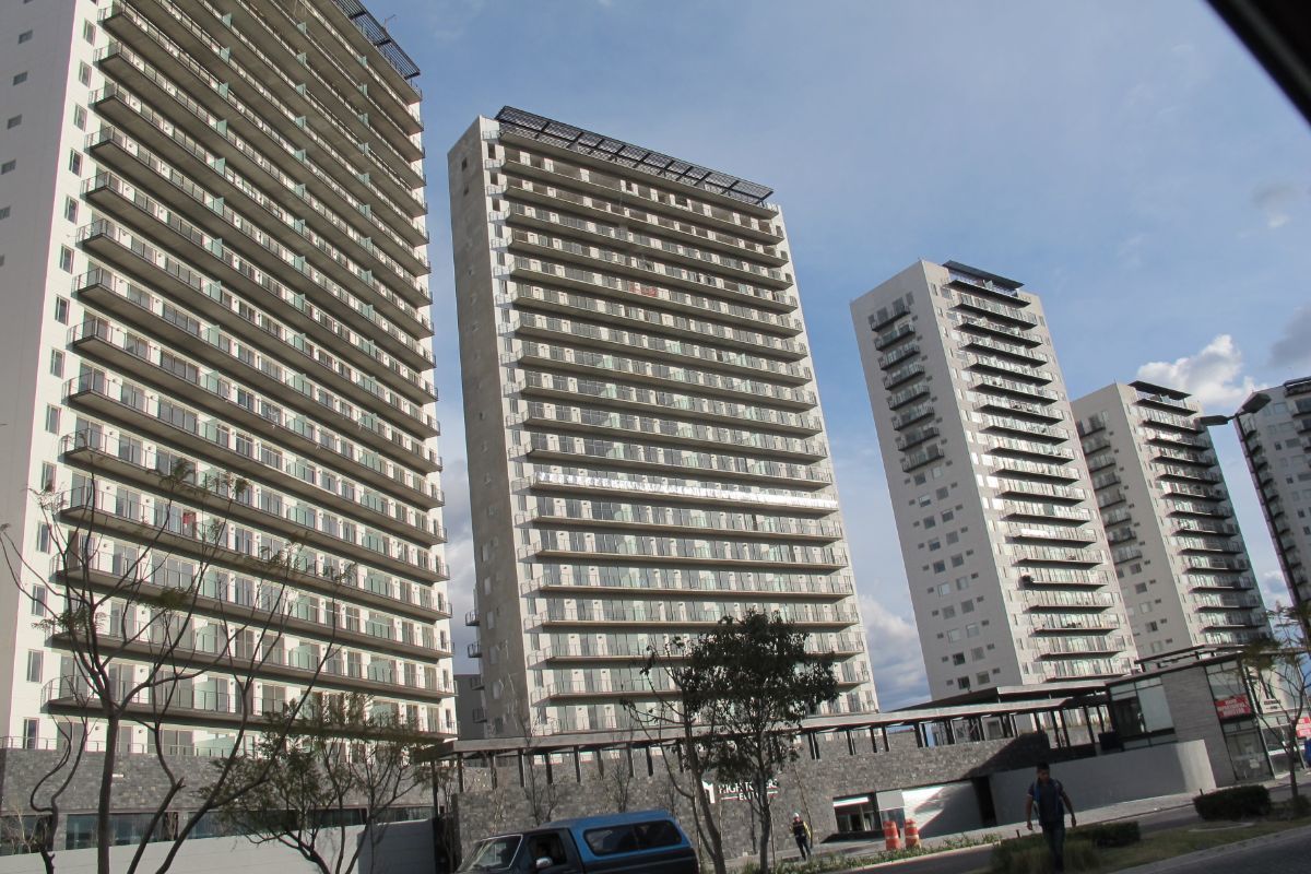 1 de 19: High Towers Residencial