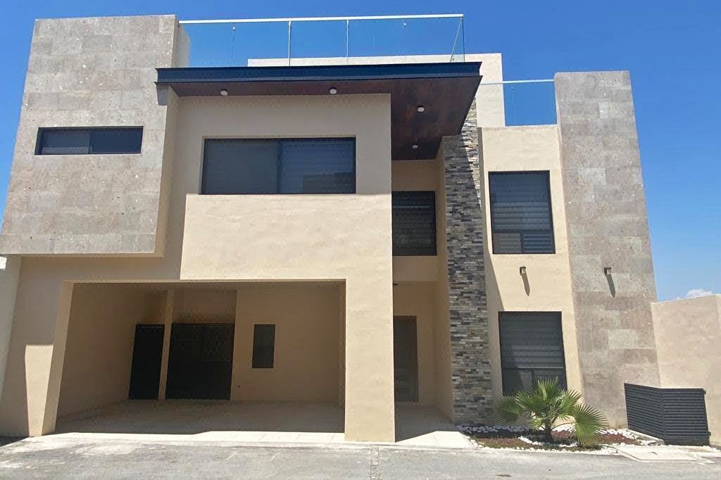 Estrena casa de 3 Niveles en Privada Freinet