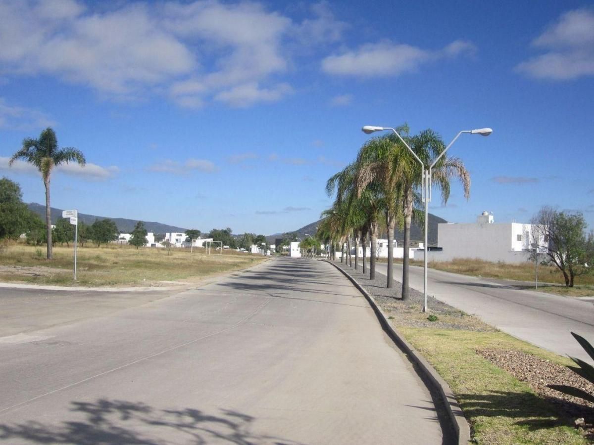 2 de 6: Vialidades, servicios ocultos