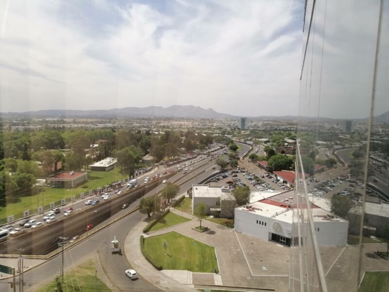 Oficina Renta Aguascalientes Edificio Torreplaza Bosques frente UNIVERSIDAD AUTO