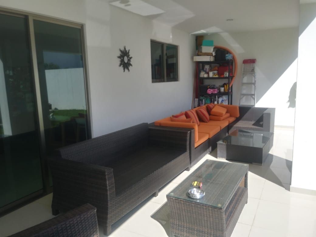 7 de 16: Acceso  de terraza a la sala