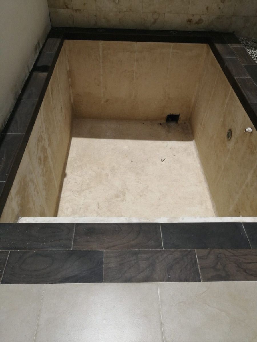 10 of 14: Piscina