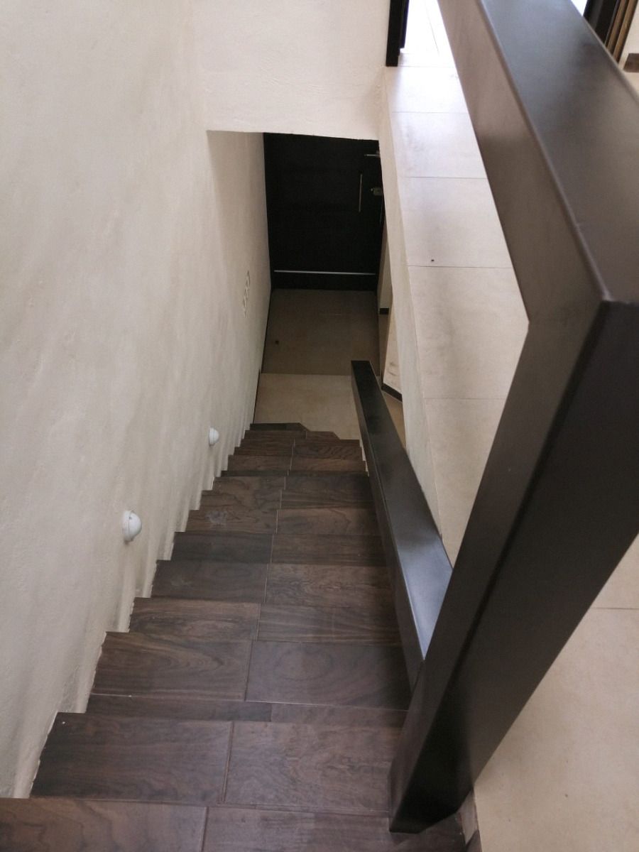 11 of 14: Escalera con iluminacion