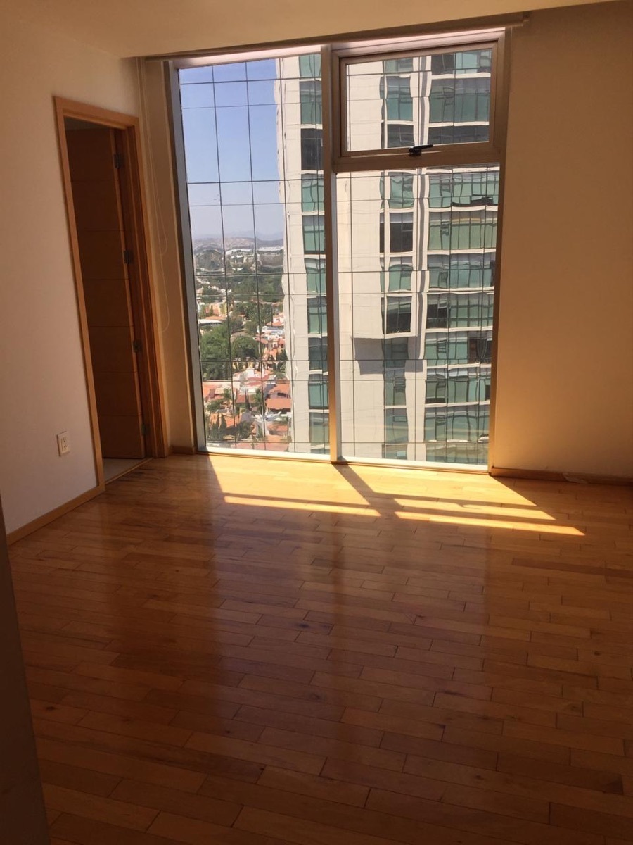 12 de 40: recámaras con piso de madera y hermosa vista piso 18
