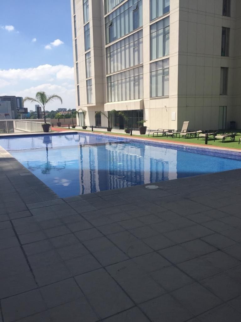 1 de 40: alberca en edificio 360