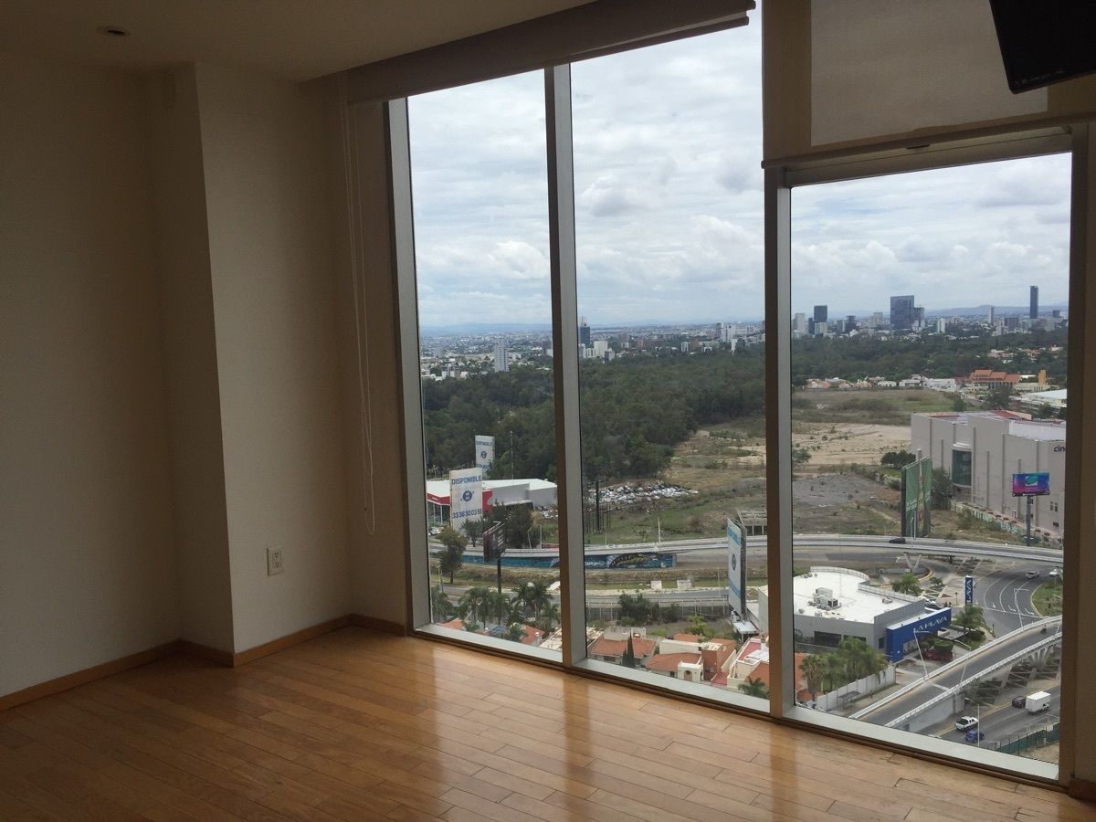 48 de 48: vistas y piso de madera de las recámaras