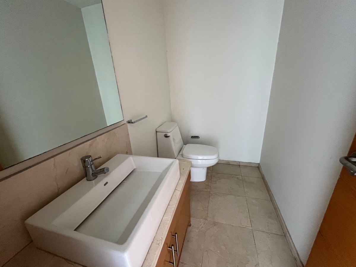5 de 40: medio baño