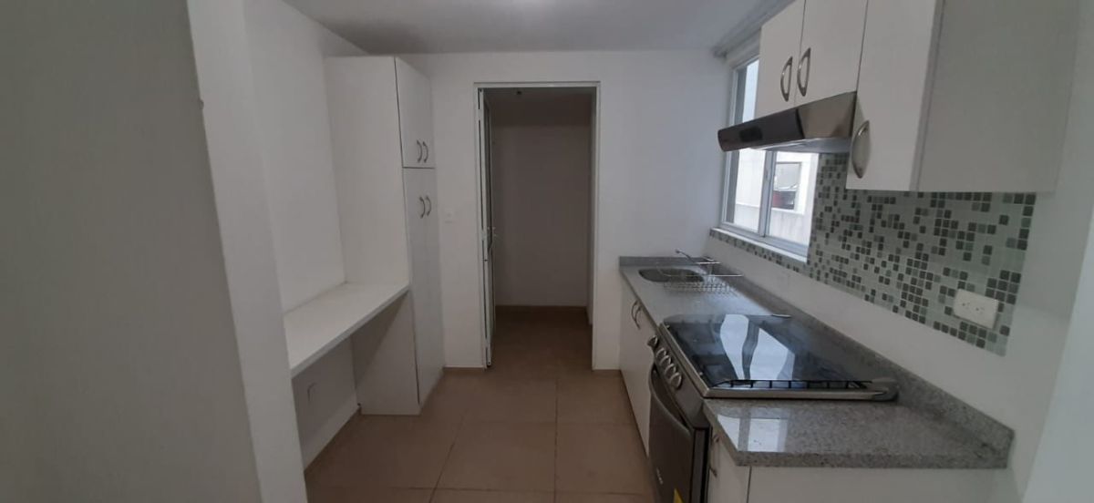 7 de 22: Cocina y área de lavado