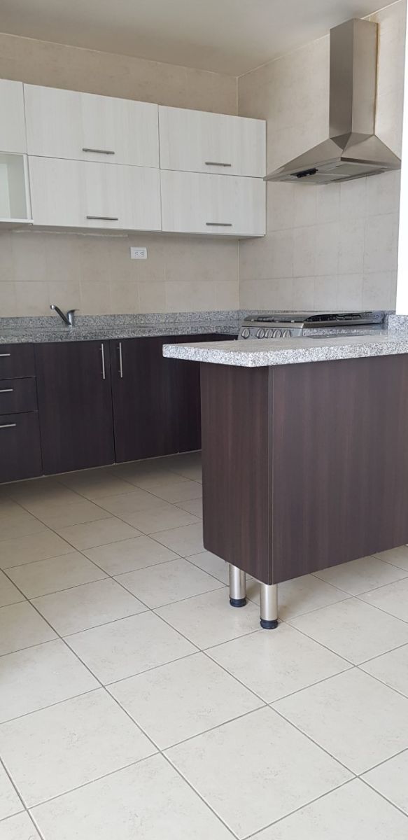 1 de 5: cocina desde la sala