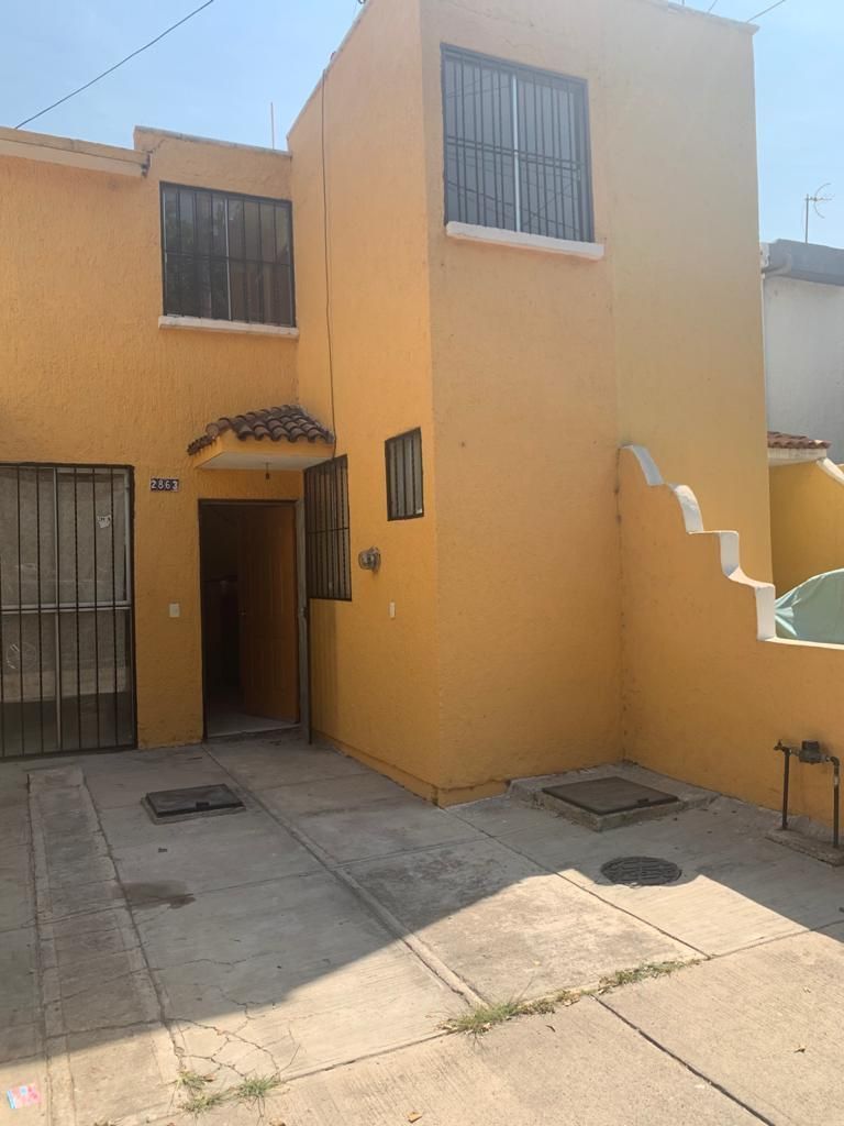 CASA EN VENTA JARDINES DEL VALLE | EasyBroker