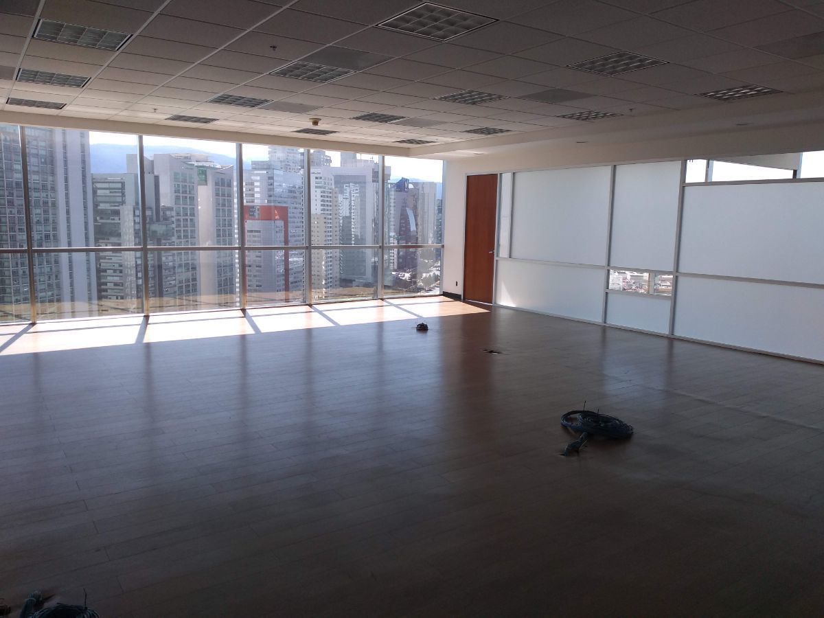 SE RENTA OFICINA EN SANTA FE