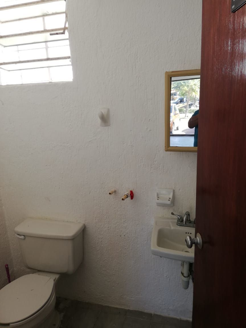 5 of 8: BAÑO