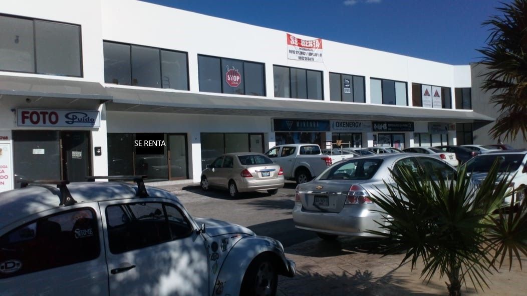 2 of 8: PLAZA COMERCIAL