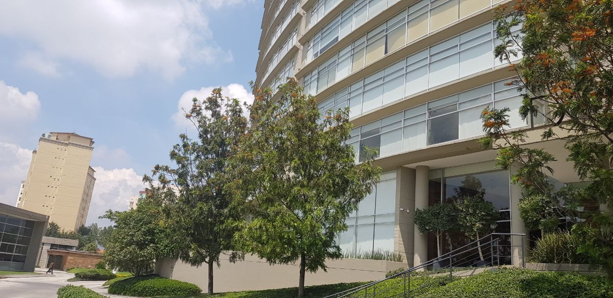 1 de 35: ENTRADA DEL EDIFICIO
