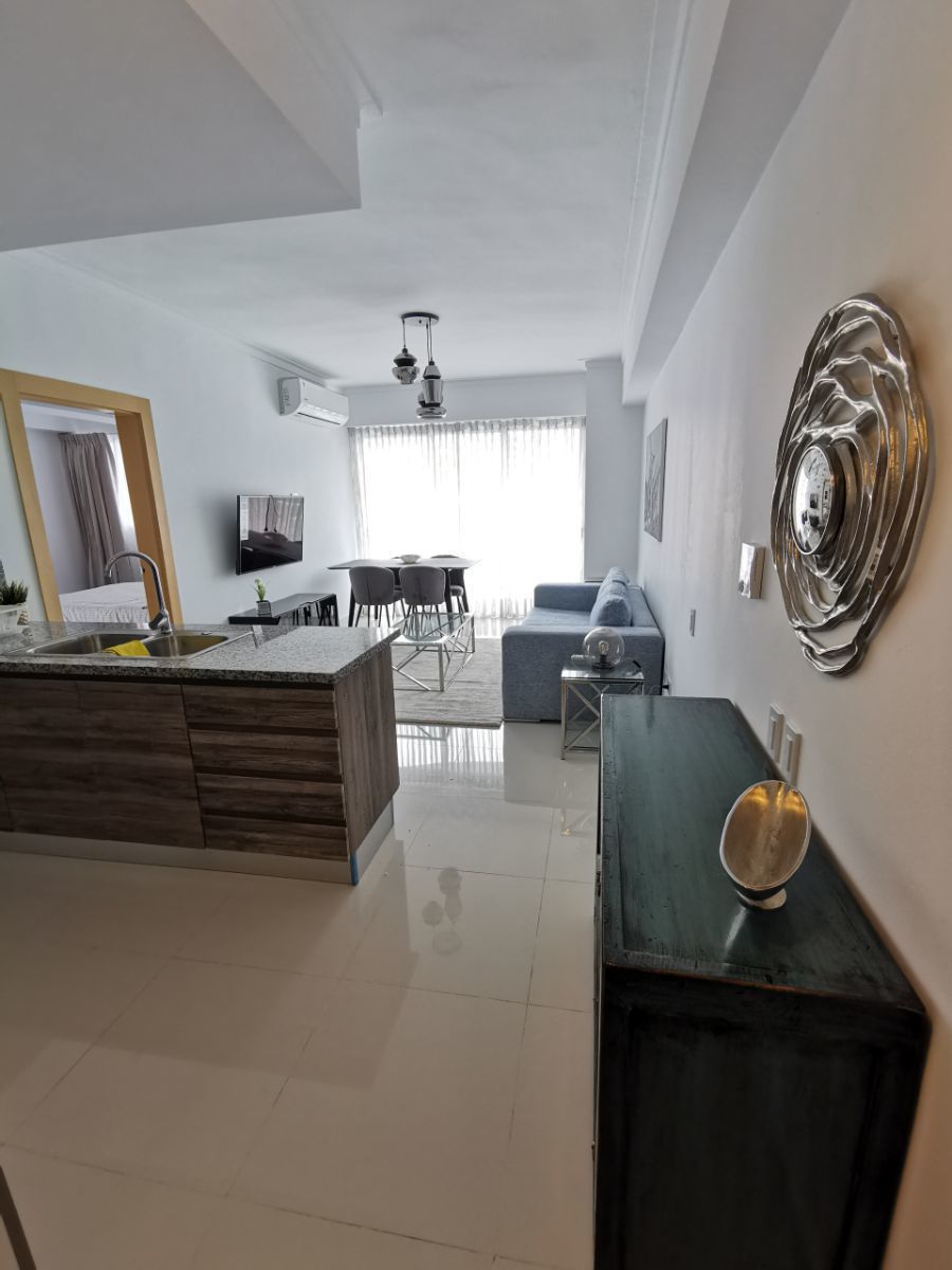 8 de 23: entrada al apartamento