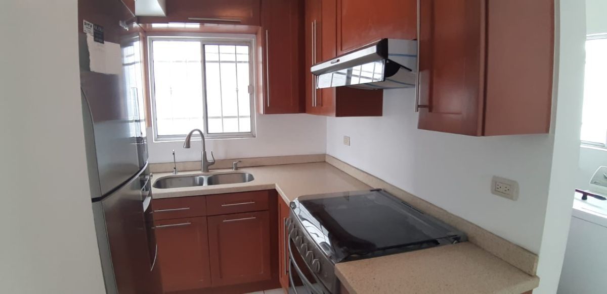 3 de 17: INCLUYE REFRIGERADOR, ESTUFA Y CAMPANA