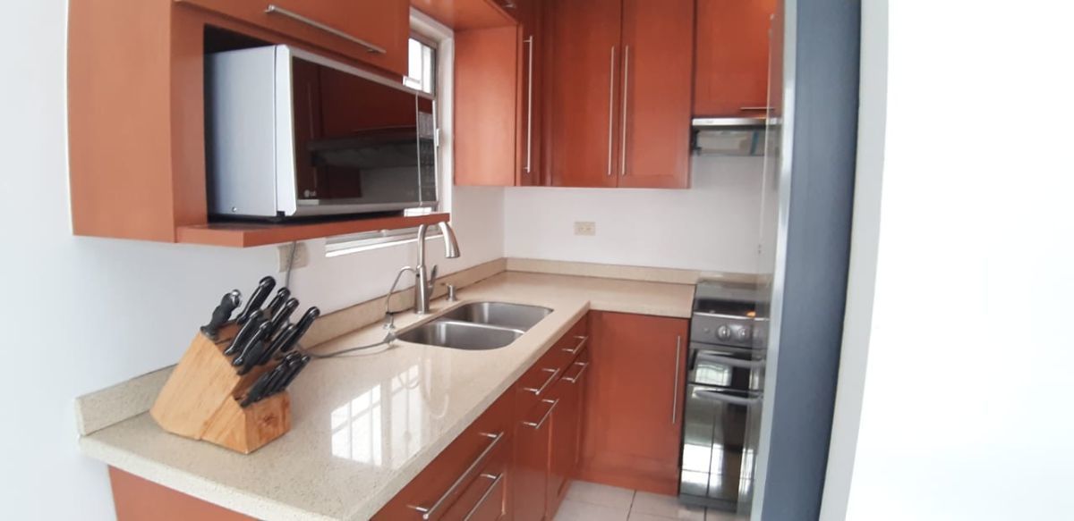 2 de 17: COCINA INTEGRAL CON BARRA DE   PRO-STONE