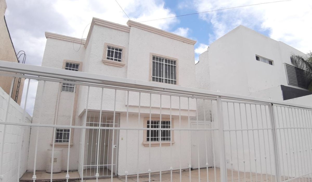 1 de 17: FACHADA