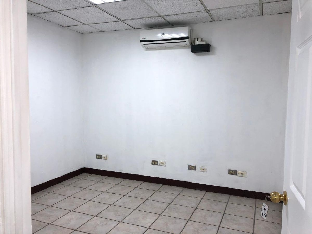 Edificio en Zona 10, Guatemala, foto 6 de 23