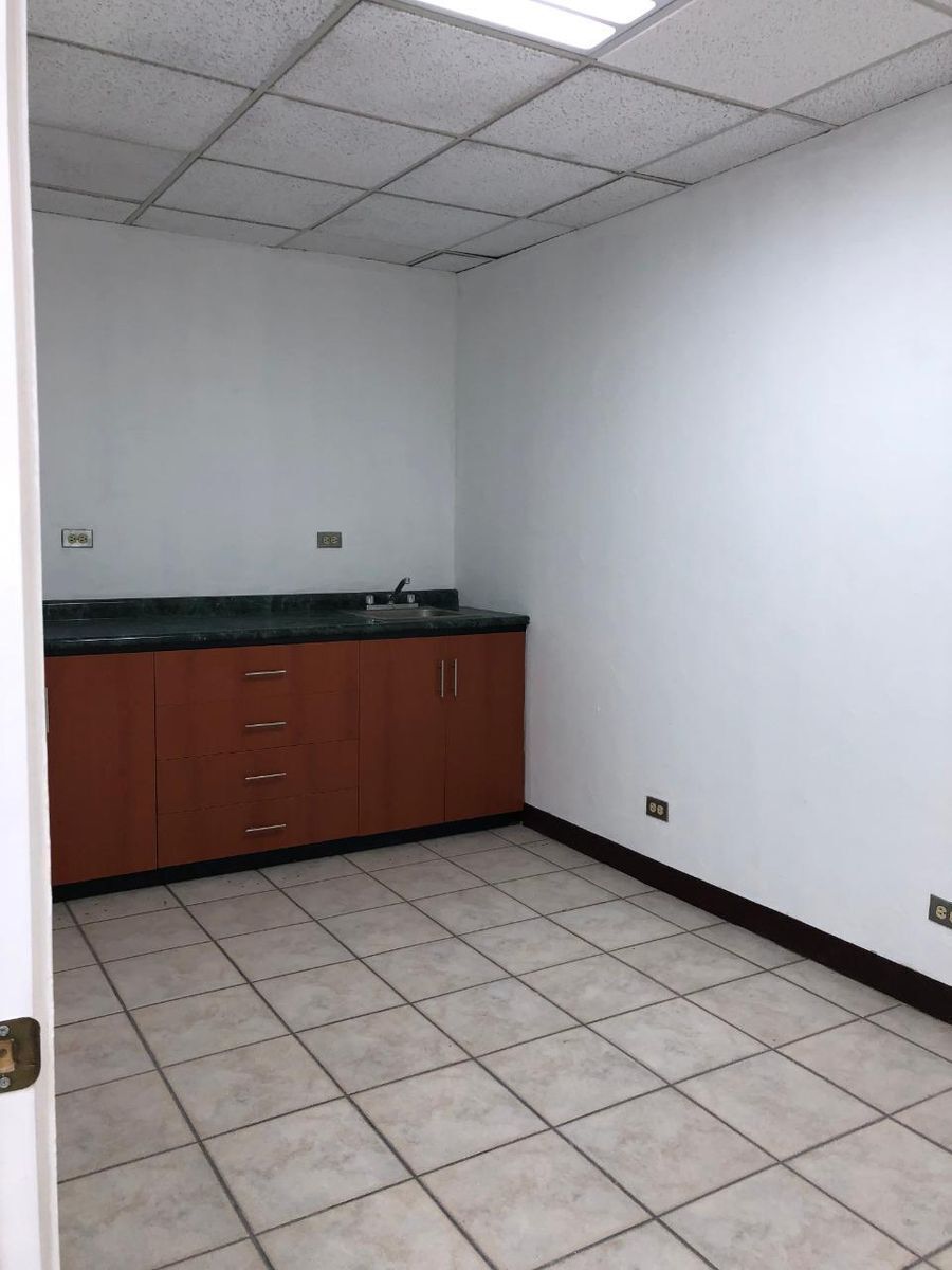 Edificio en Zona 10, Guatemala, foto 11 de 23