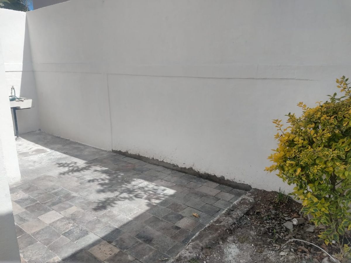 7 de 28: Bardas propias.