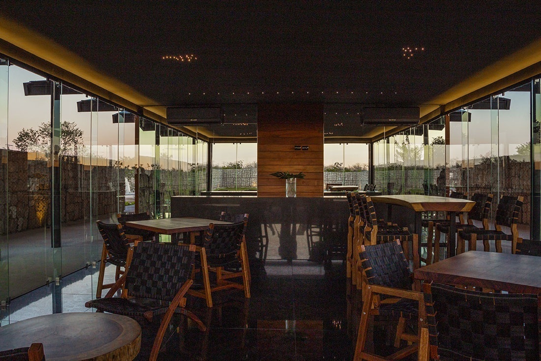 15 de 21: Área Social con Bar