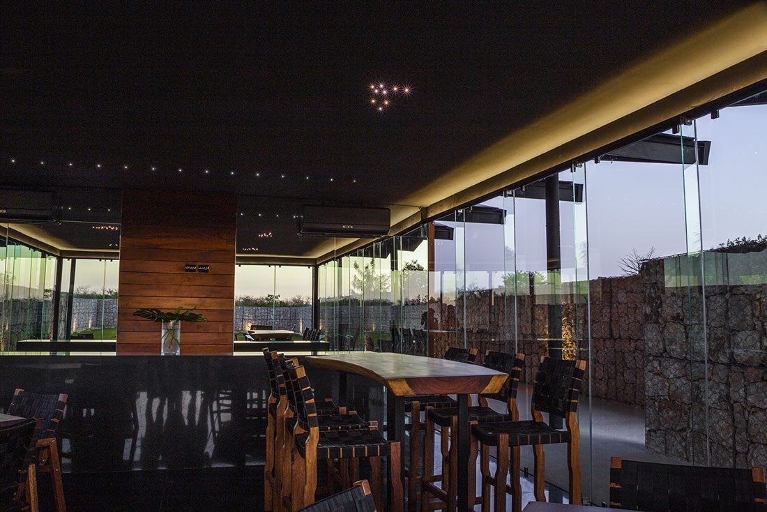 14 de 21: Área Social con Bar