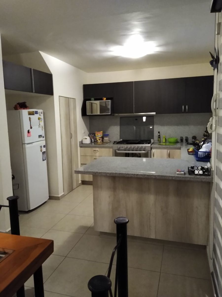 4 de 9: Cocina equipada