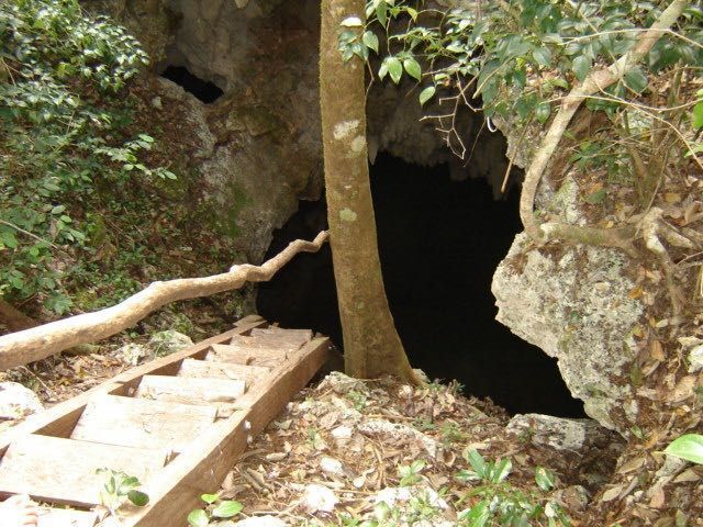 6 de 15: Una de las entradas al sistema de cuevas