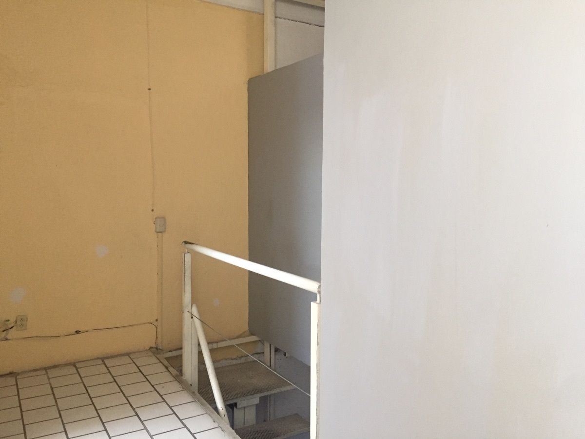 18 de 38: pasillo planta alta para la escalera