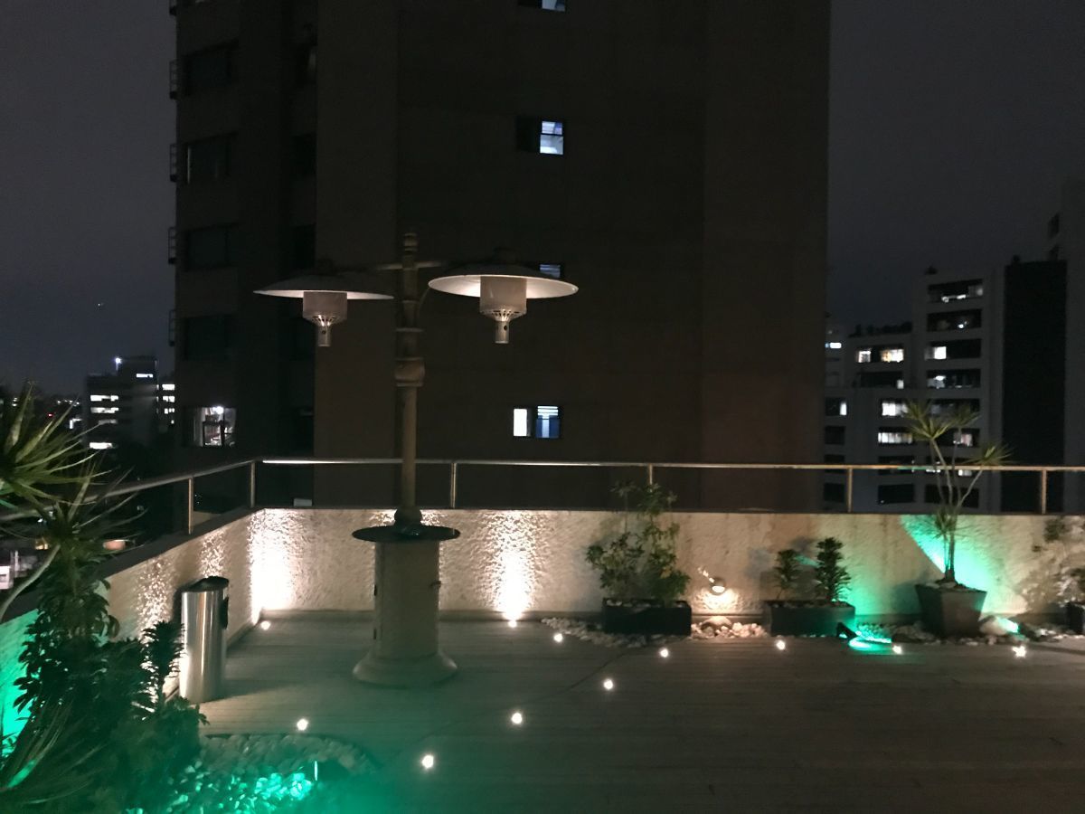 10 de 19: Terraza privada vista de noche con iluminacion