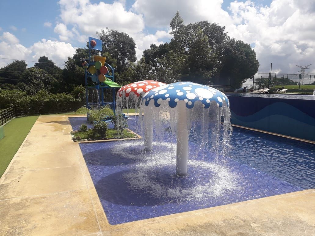 5 de 18: Piscina niños, juegos interactivos 