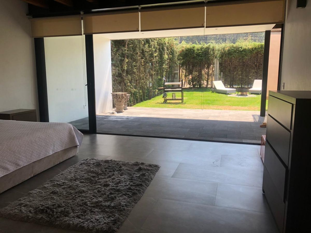 Casa en San Mateo Acatitlán, Valle de Bravo, foto 3 de 26