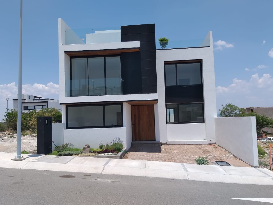 2 de 27: FACHADA