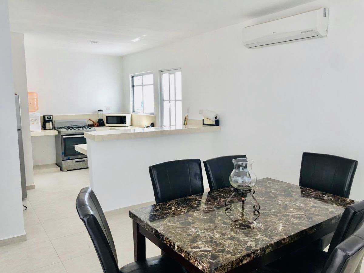 3 de 5: AREA DE  COCINA Y COMEDOR