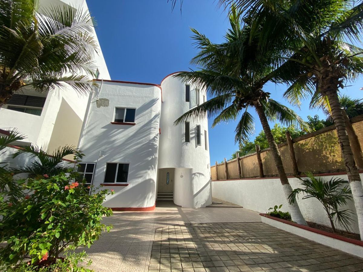 Casa en Venta frente a la playa en Puerto Morelos, Quintana Roo | EasyBroker